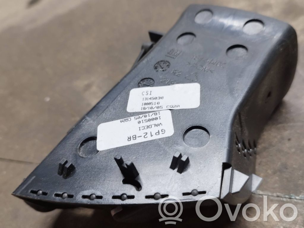 Opel Zafira B Dysze / Kratki środkowego nawiewu deski rozdzielczej 