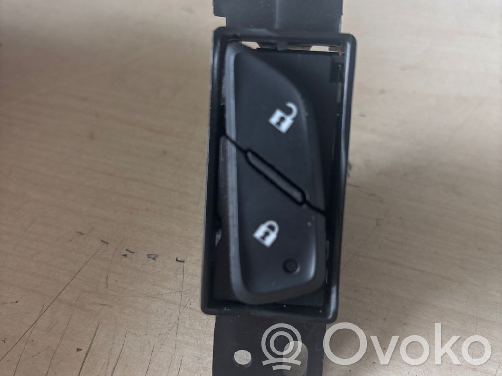 Chevrolet Corvette C7 Central locking switch button 