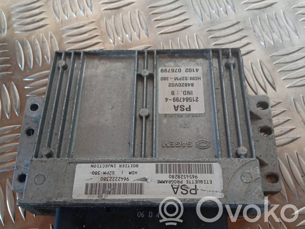 Engine control unit/module   215847994,4102076799,84820V02