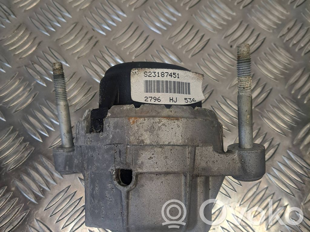 Chevrolet Corvette C7 Engine mount bracket 