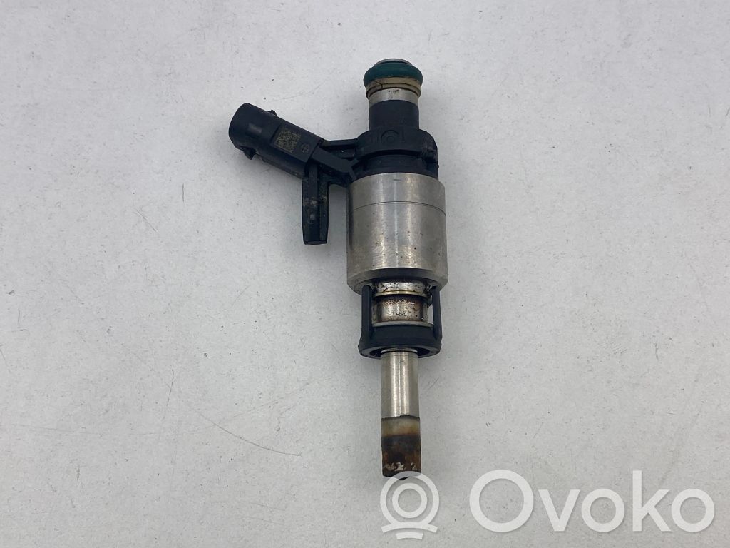 Audi A3 S3 8V Wtryskiwacz paliwa 