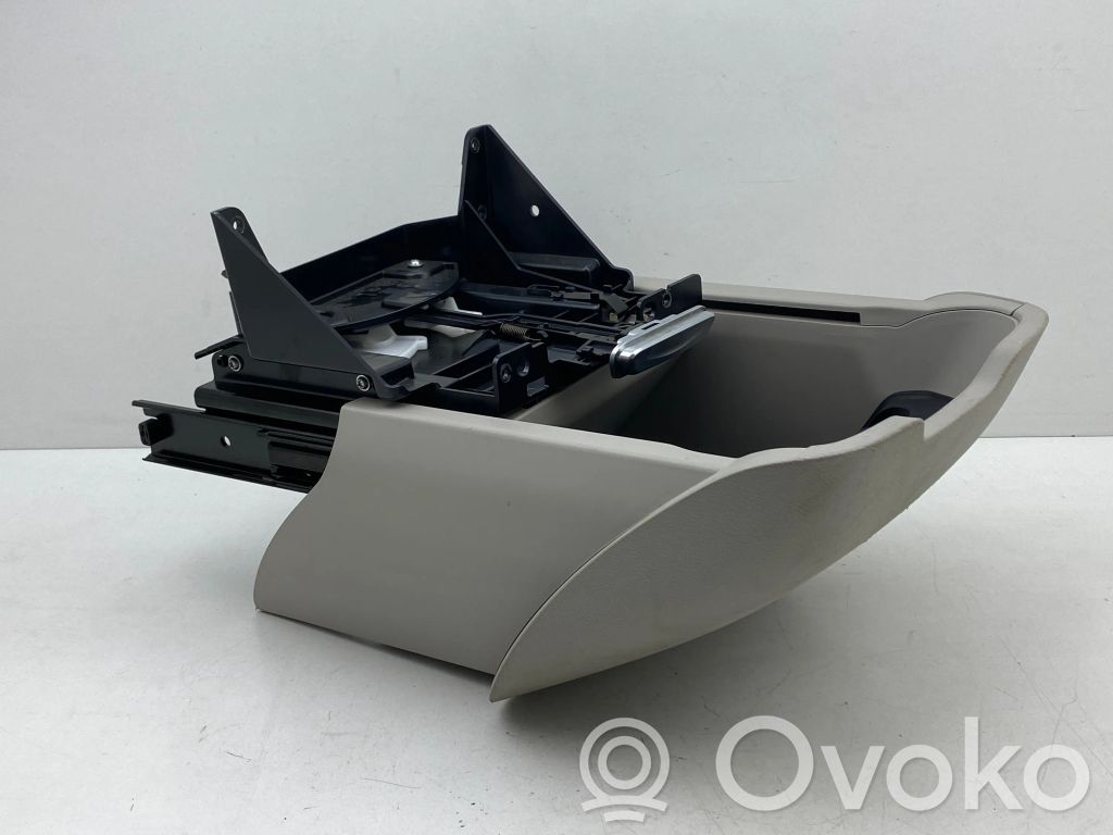Chrysler Pacifica Glove box 