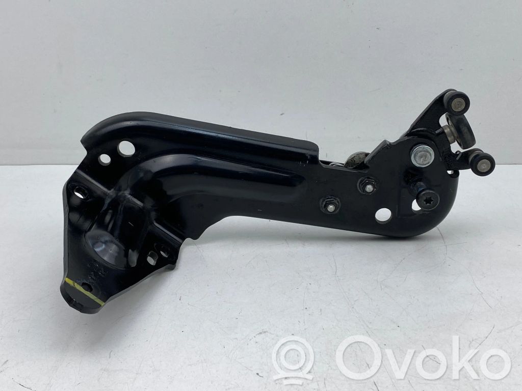 Sliding door lower roller guide/hinge   996AB