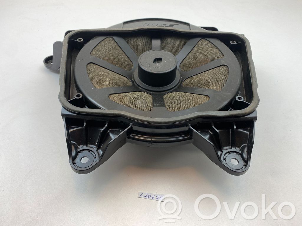 Audi A8 S8 D4 4H Subwoofer 