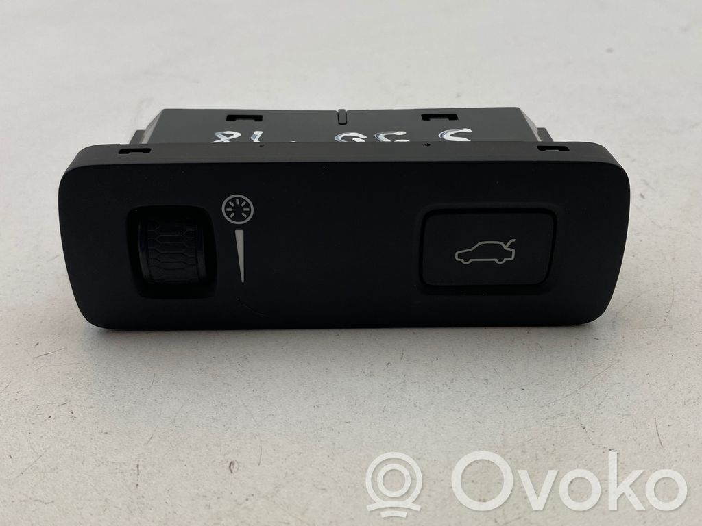 Volvo S90, V90 Tailgate opening switch 