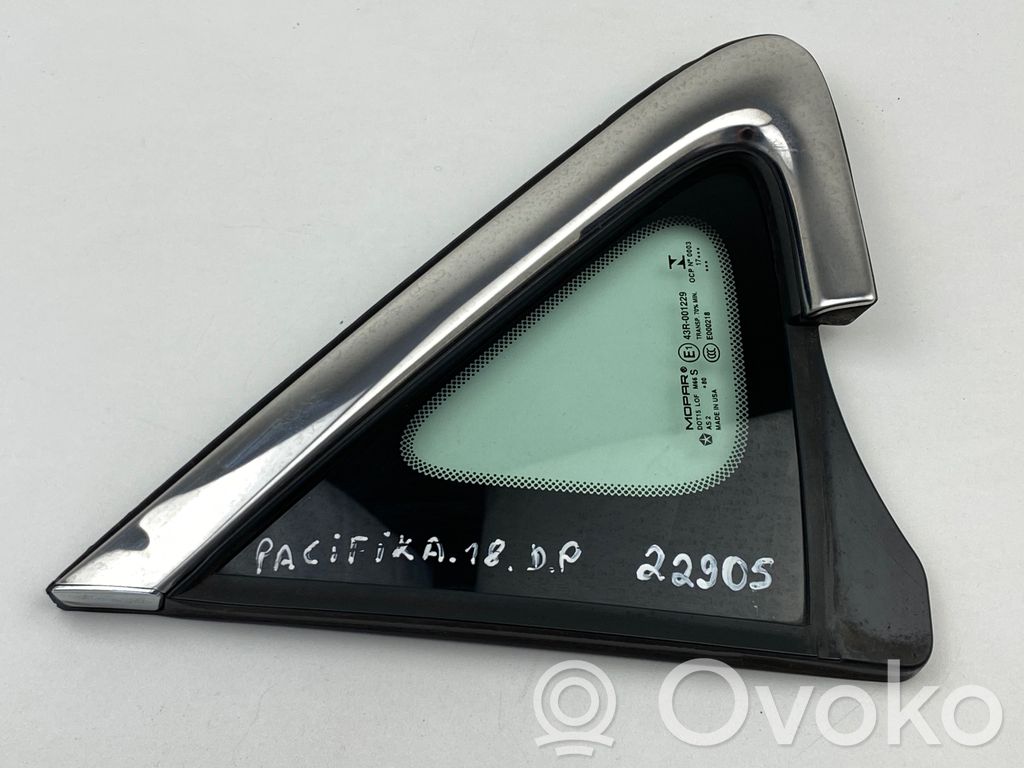 Chrysler Pacifica Front triangle window/glass 