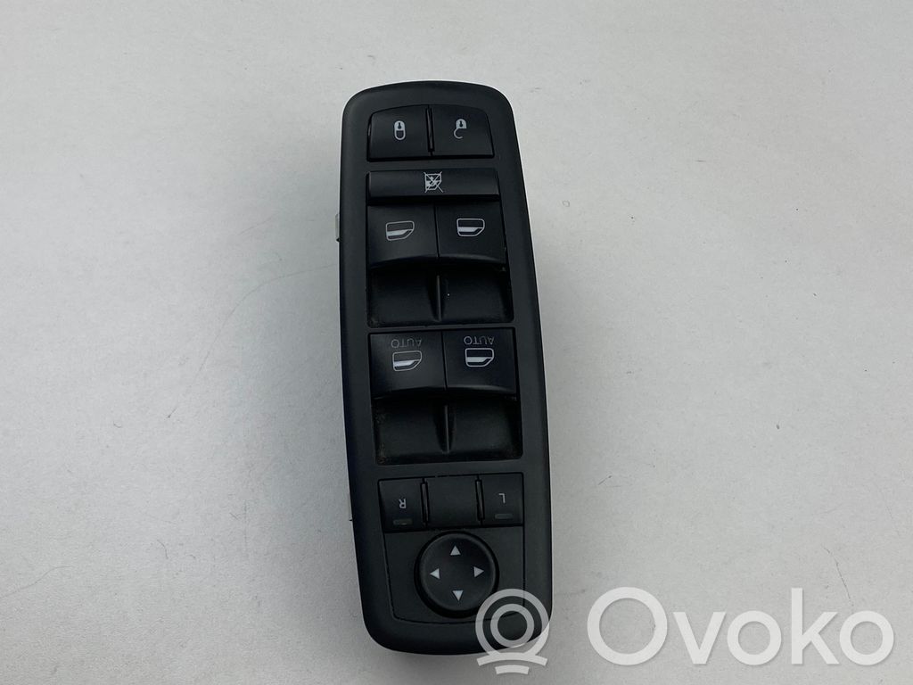 Chrysler Pacifica Electric window control switch 