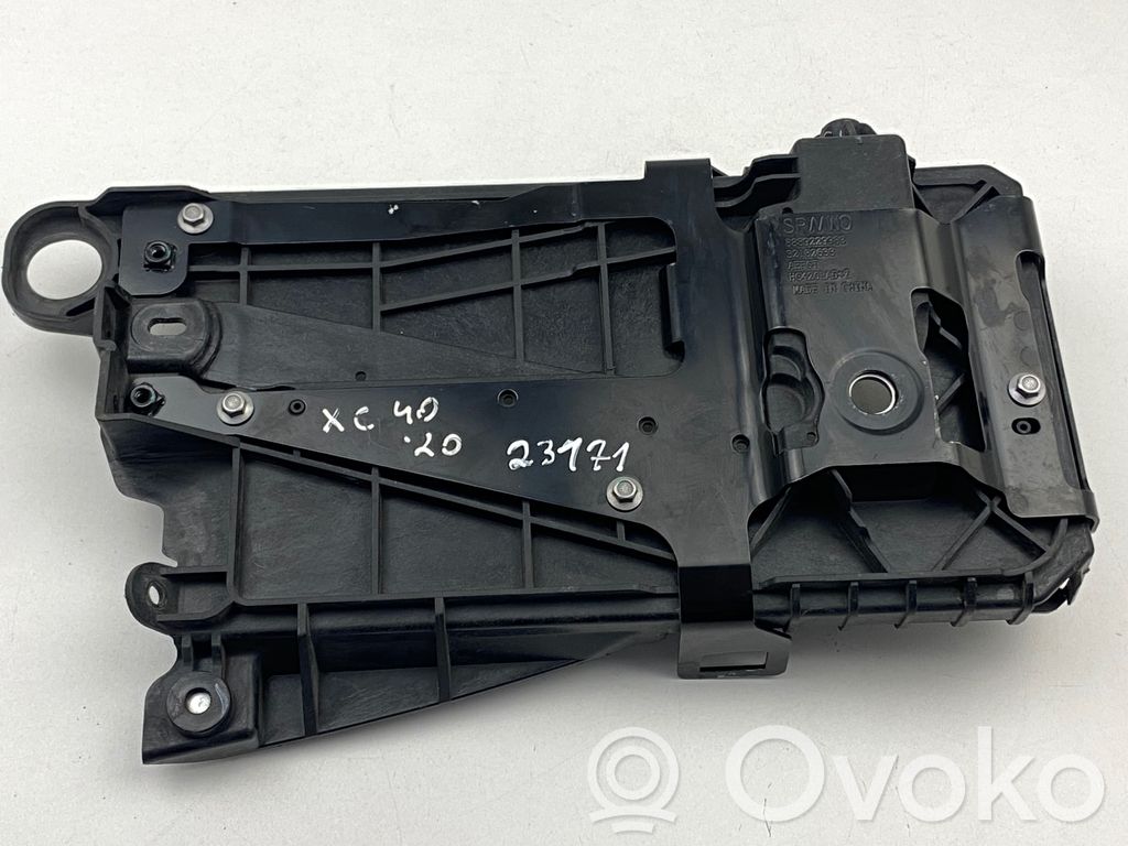 Volvo XC40 Battery tray 