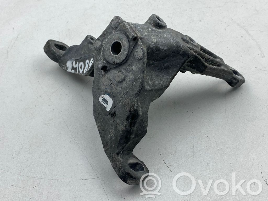 Audi SQ7 Engine mount bracket 