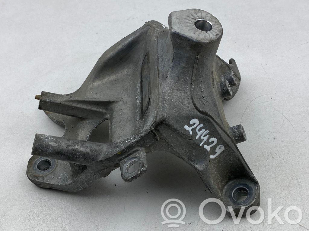 Audi Q7 4M Engine mounting bracket 