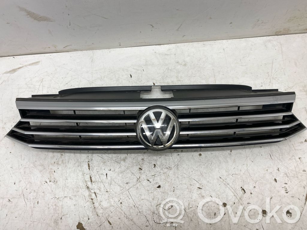 Volkswagen PASSAT B8 Maskownica / Grill / Atrapa górna chłodnicy 