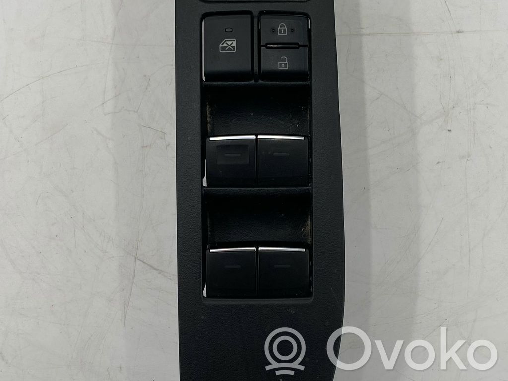 Electric window control switch   7423202G20,8404002160