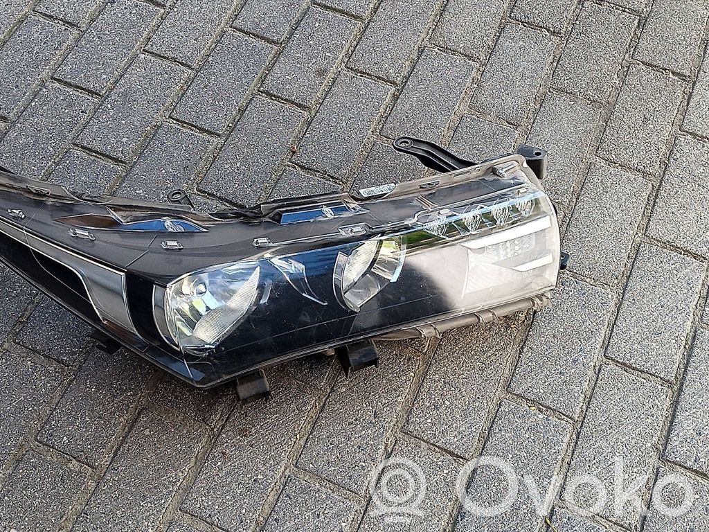 Toyota Corolla E160 E170 Scheinwerfer 