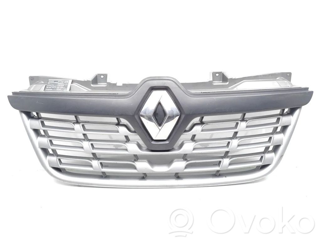 Renault Master III Front bumper upper radiator grill 