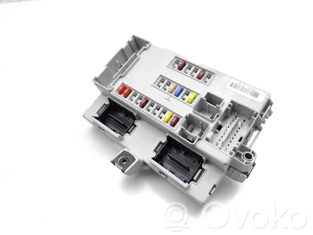 Jeep Cherokee KL Module de fusibles 