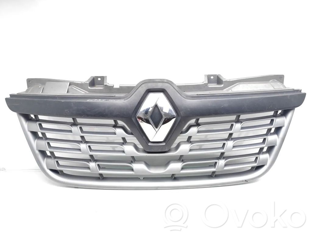 Renault Master III Front bumper upper radiator grill 