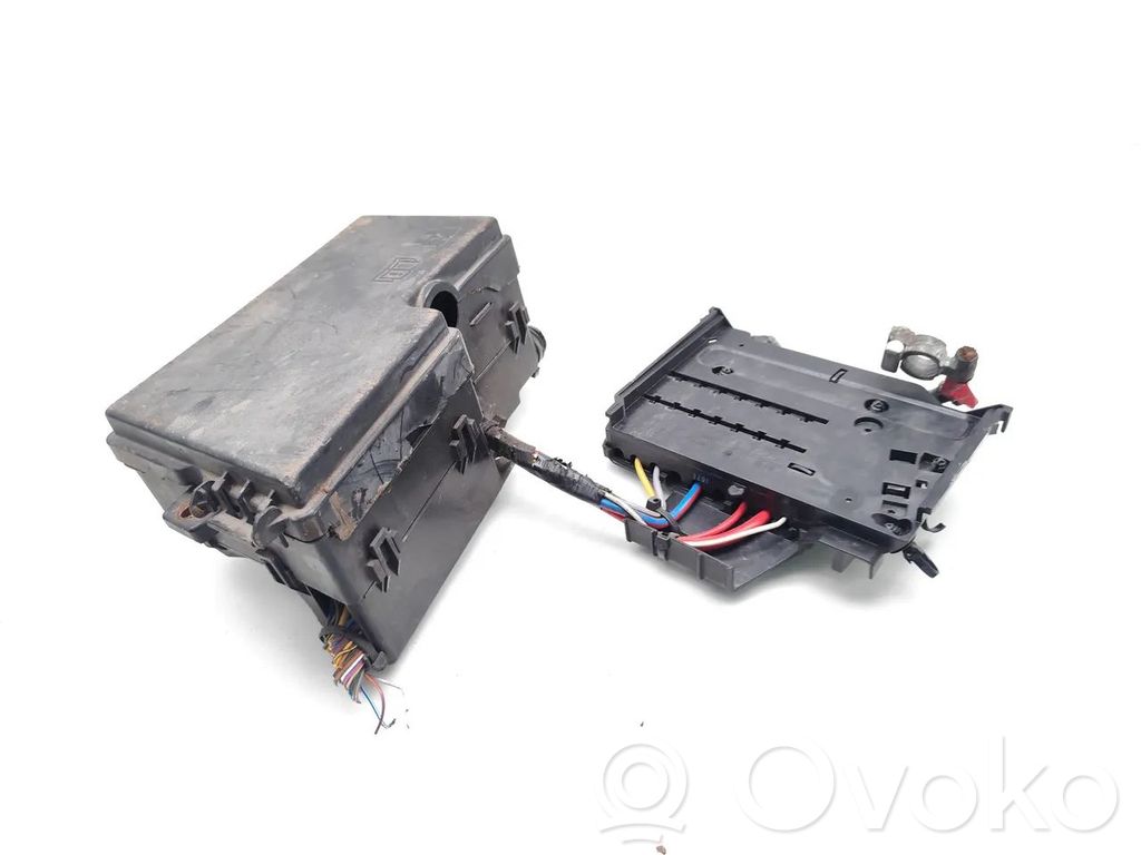 Módulo de fusible   AV6T14A067BB,AV6T14A142AA