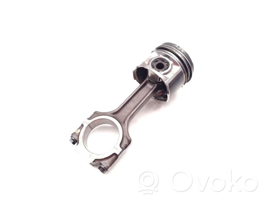 Alfa Romeo GT Piston with connecting rod 