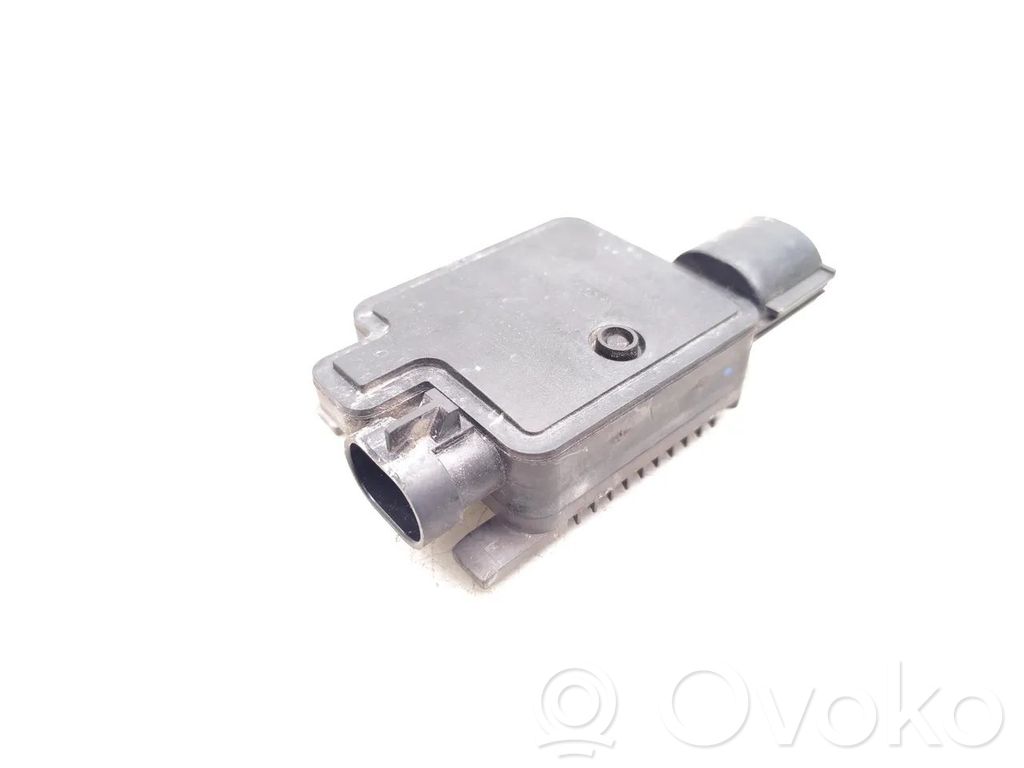 Volvo V40 Coolant fan relay 