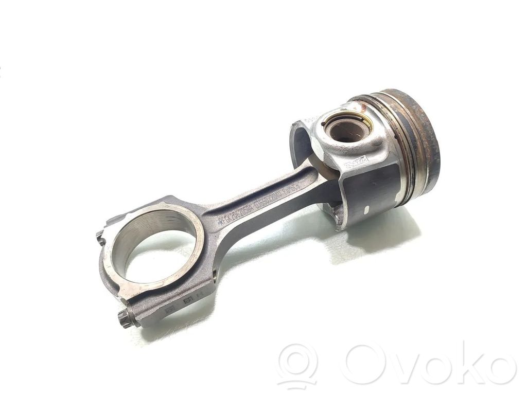 Ford Transit Custom Piston with connecting rod 