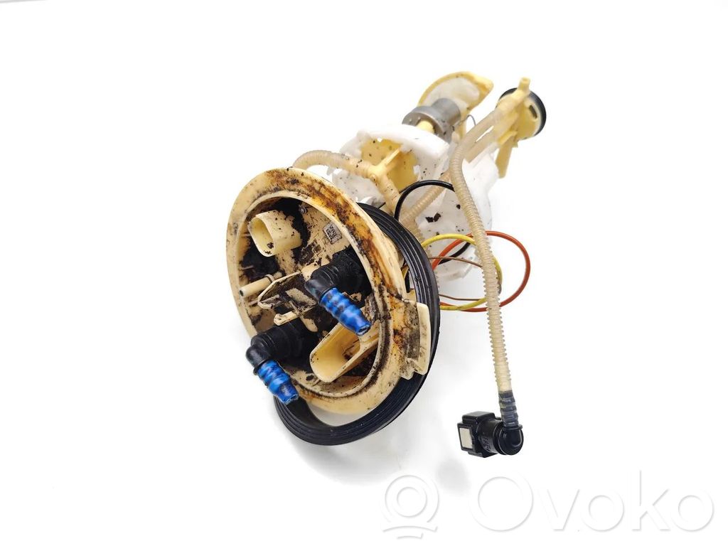 Audi A4 S4 B9 Bomba interna de combustible 