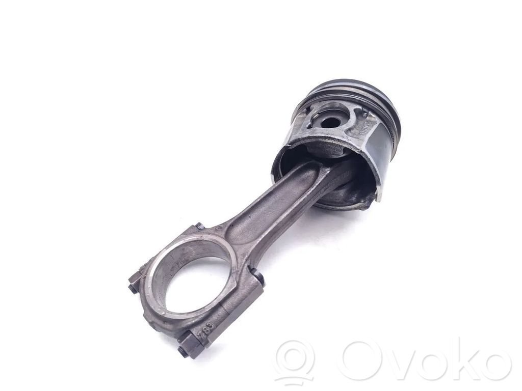 Peugeot 407 Pistón con biela 