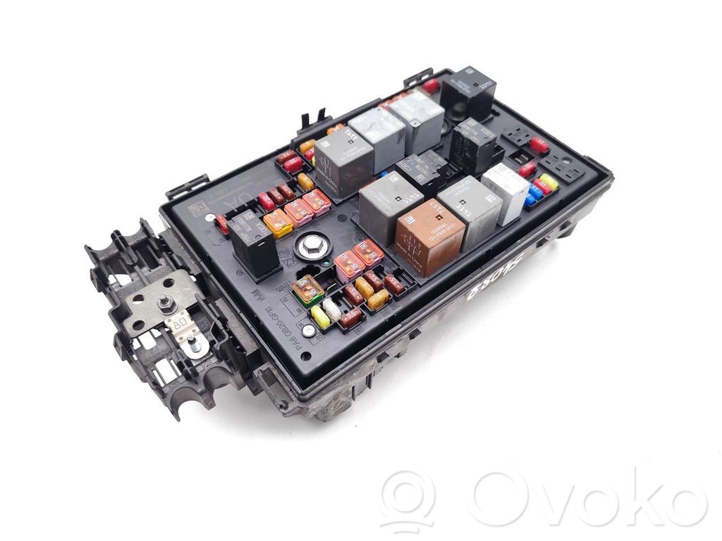 Opel Astra J Módulo de fusible 