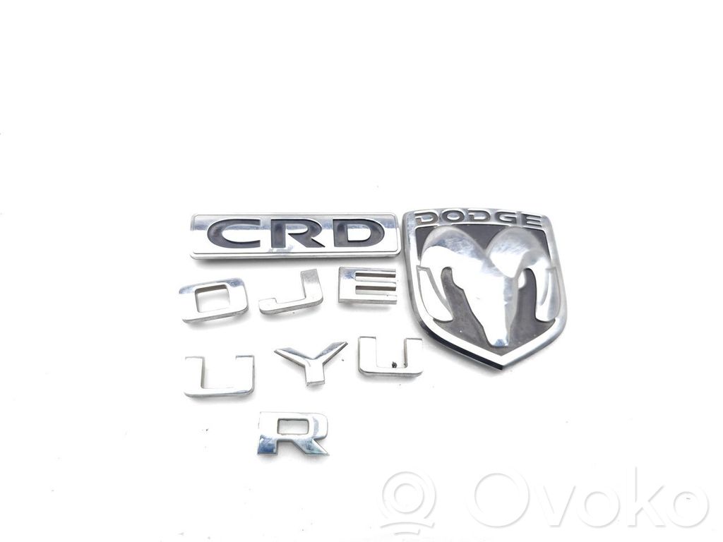 Dodge Journey Litery / Emblematy na błotnik przedni