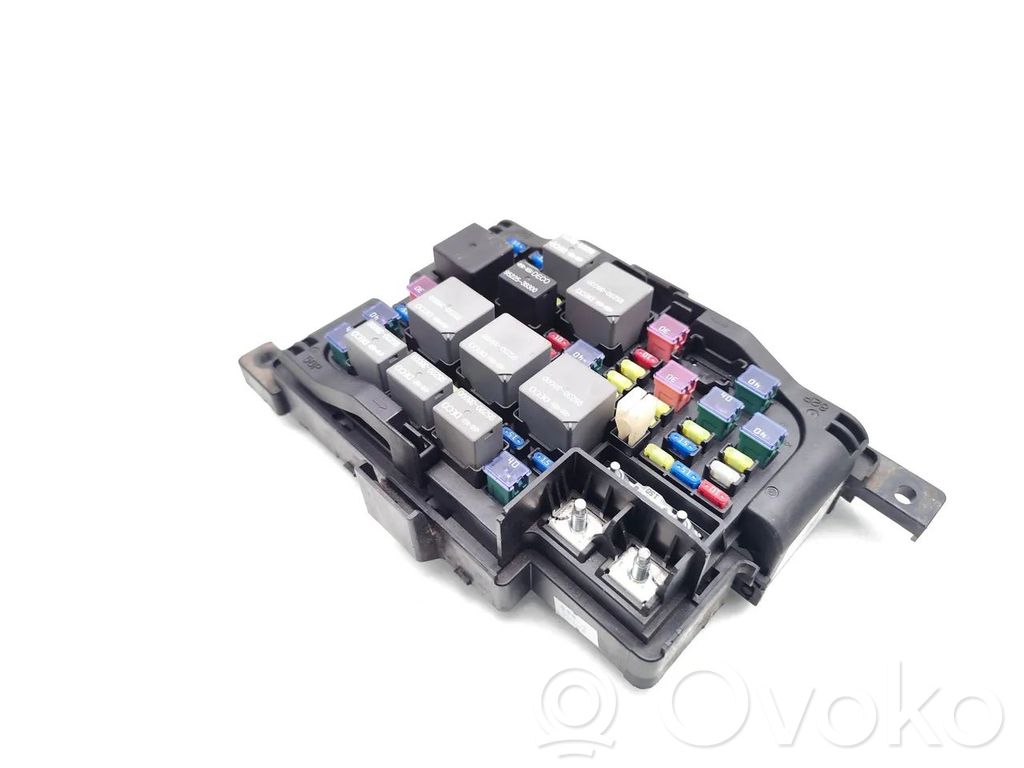 KIA Carens II Fuse module 