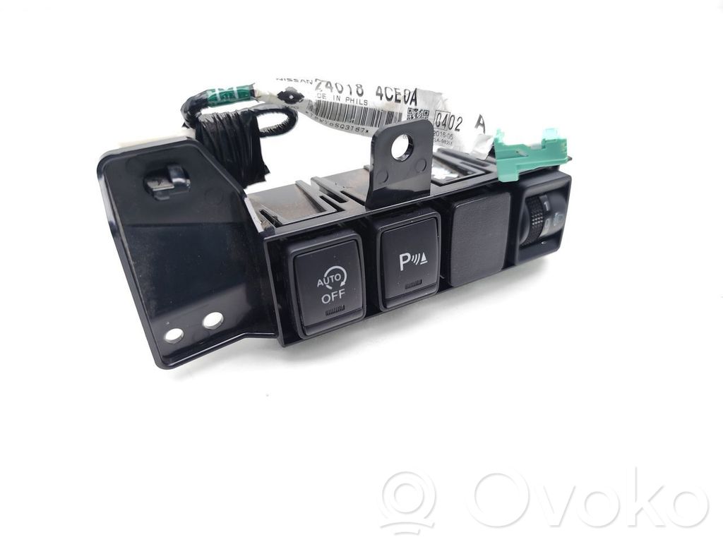 Interruptor del sensor de aparcamiento (PDC)   240184CE0A