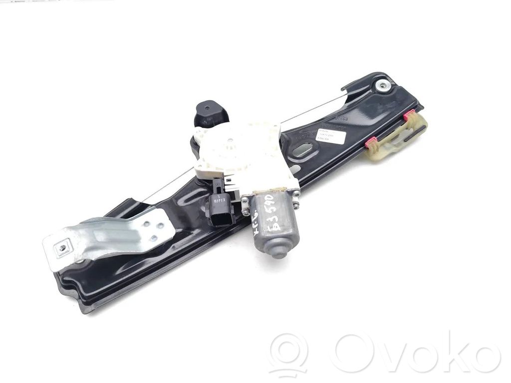 Jaguar XE Elektryczny podnośnik szyby drzwi tylnych 