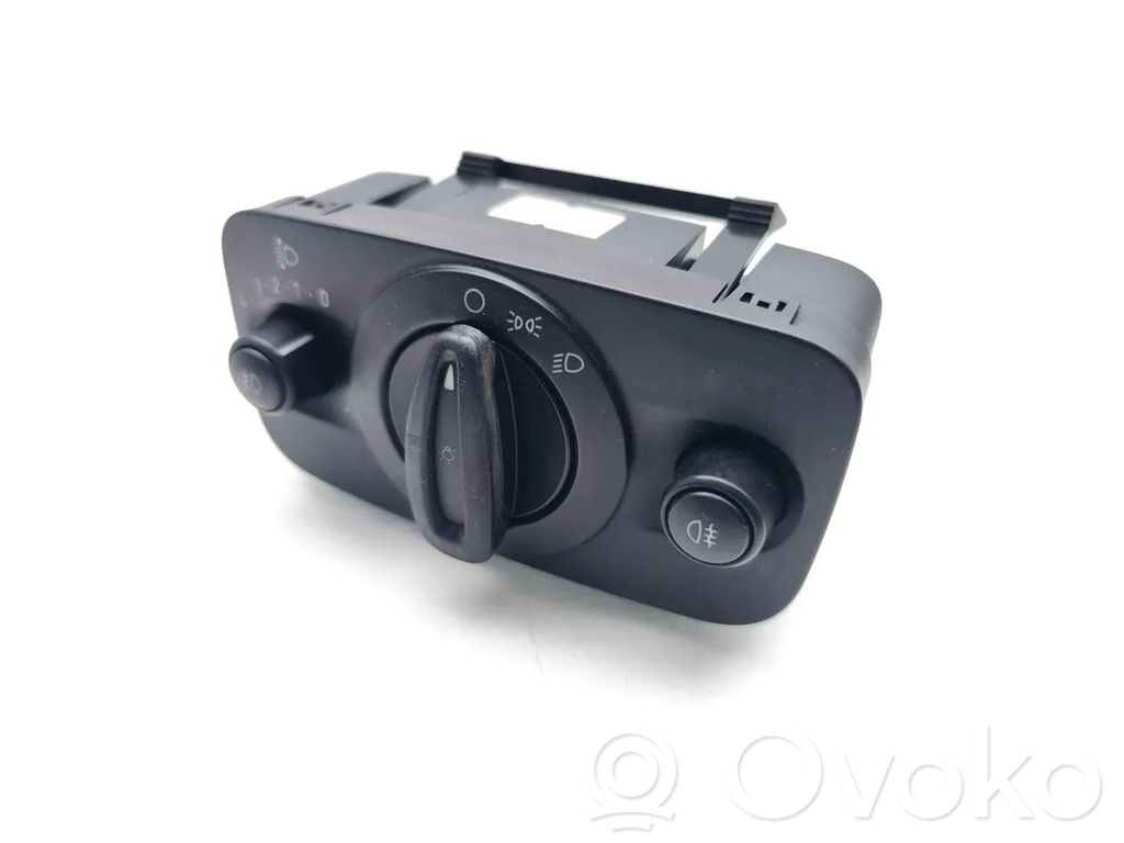 Ford Ecosport Light switch 