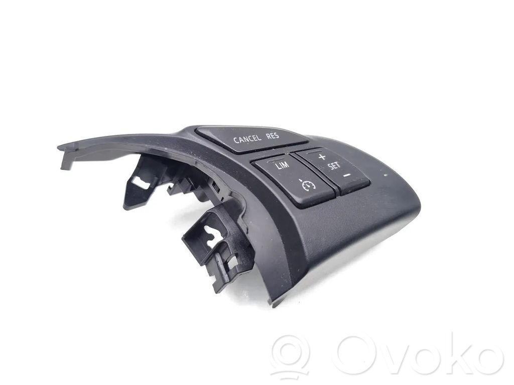 Mazda 6 Steering wheel buttons/switches 