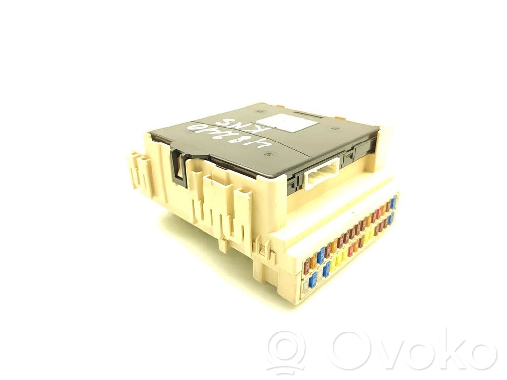 Toyota Auris E180 Fuse module 