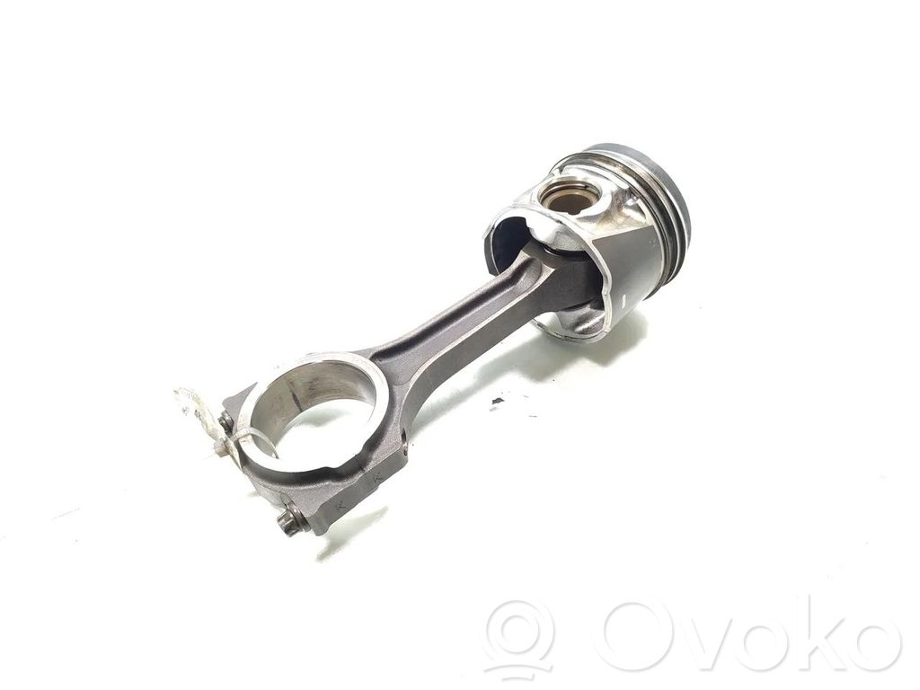 Ford Mondeo Mk III Piston with connecting rod 