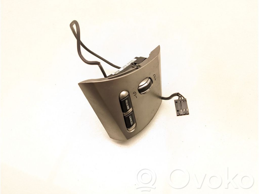 Boutons / interrupteurs volant   8X2314K147BA