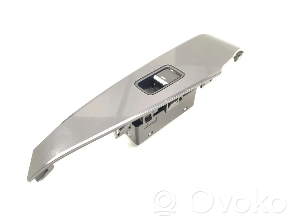 Electric window control switch   GMM666380