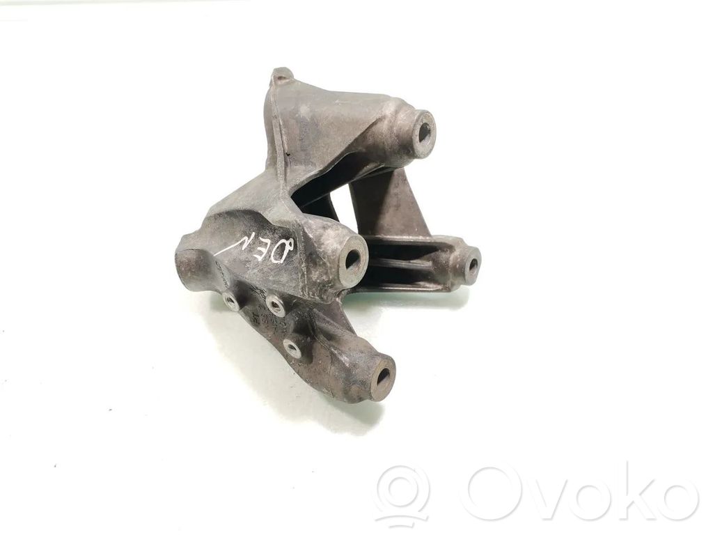 Volkswagen Touareg III Engine mount bracket 