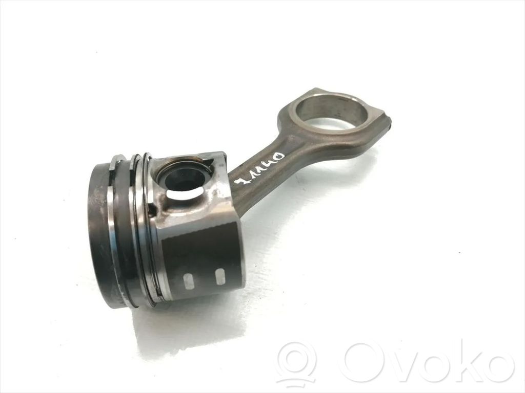 Piston with connecting rod