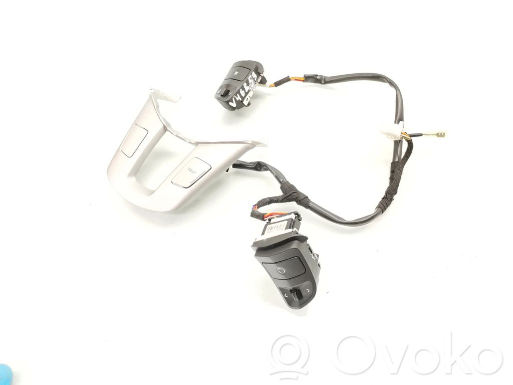 KIA Ceed Steering wheel buttons/switches 