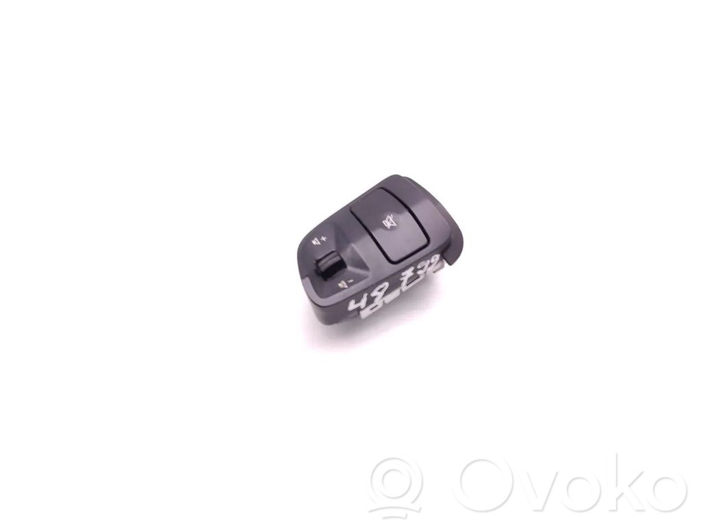 KIA Ceed Steering wheel buttons/switches 