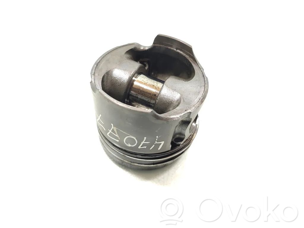 SsangYong Rodius Piston 