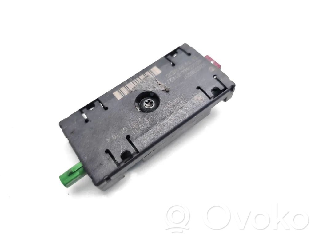 BMW X5 E70 Antenas pastiprinātājs 