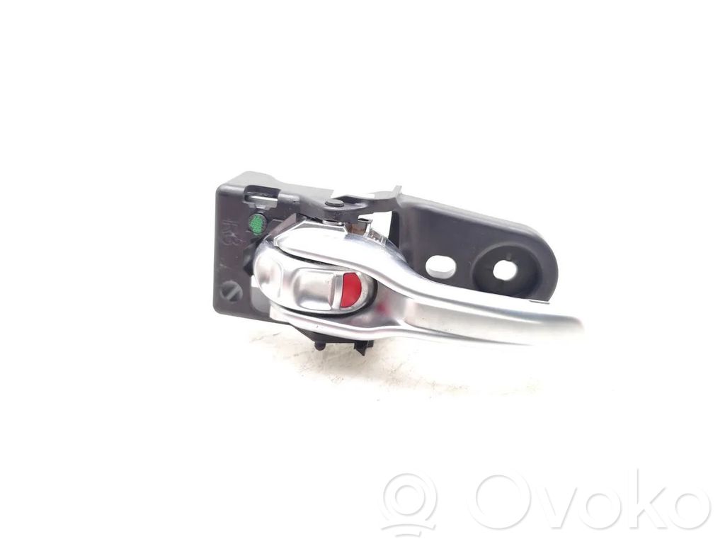 Jeep Cherokee KL Manecilla interna puerta trasera 