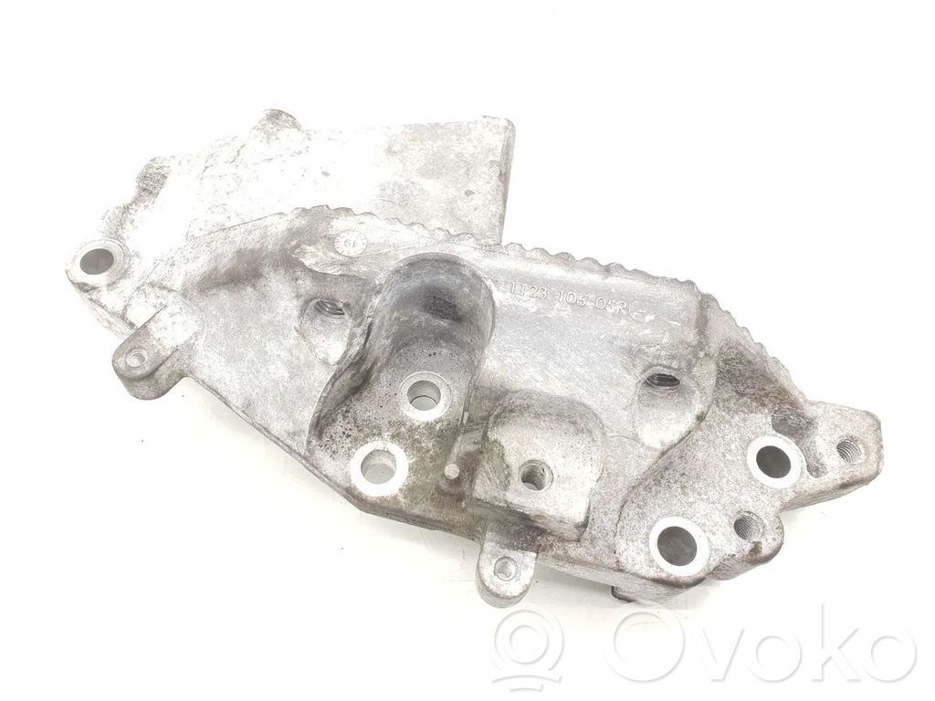 Opel Movano B Engine mounting bracket 