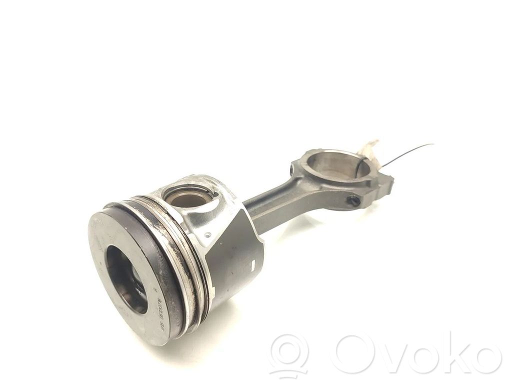 Ford Mondeo Mk III Piston with connecting rod 