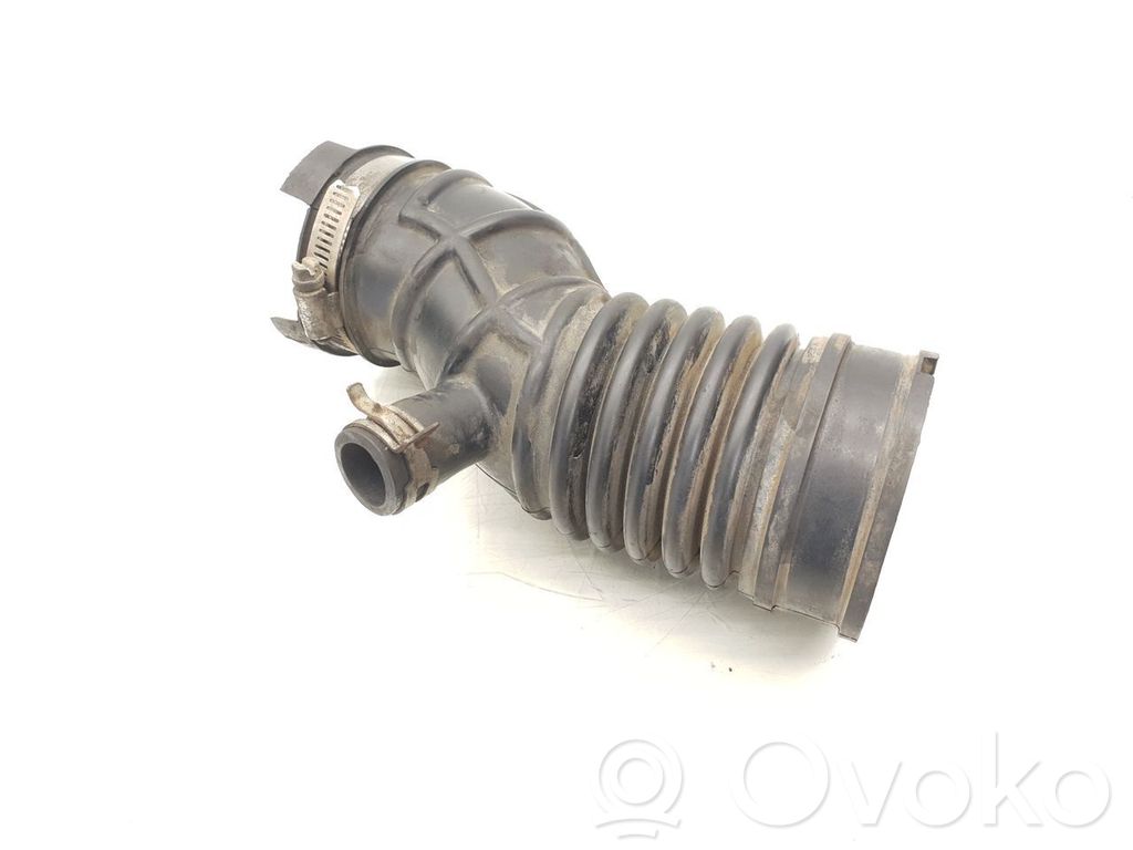 Subaru Outback Turboahtimen ilmanoton letku 