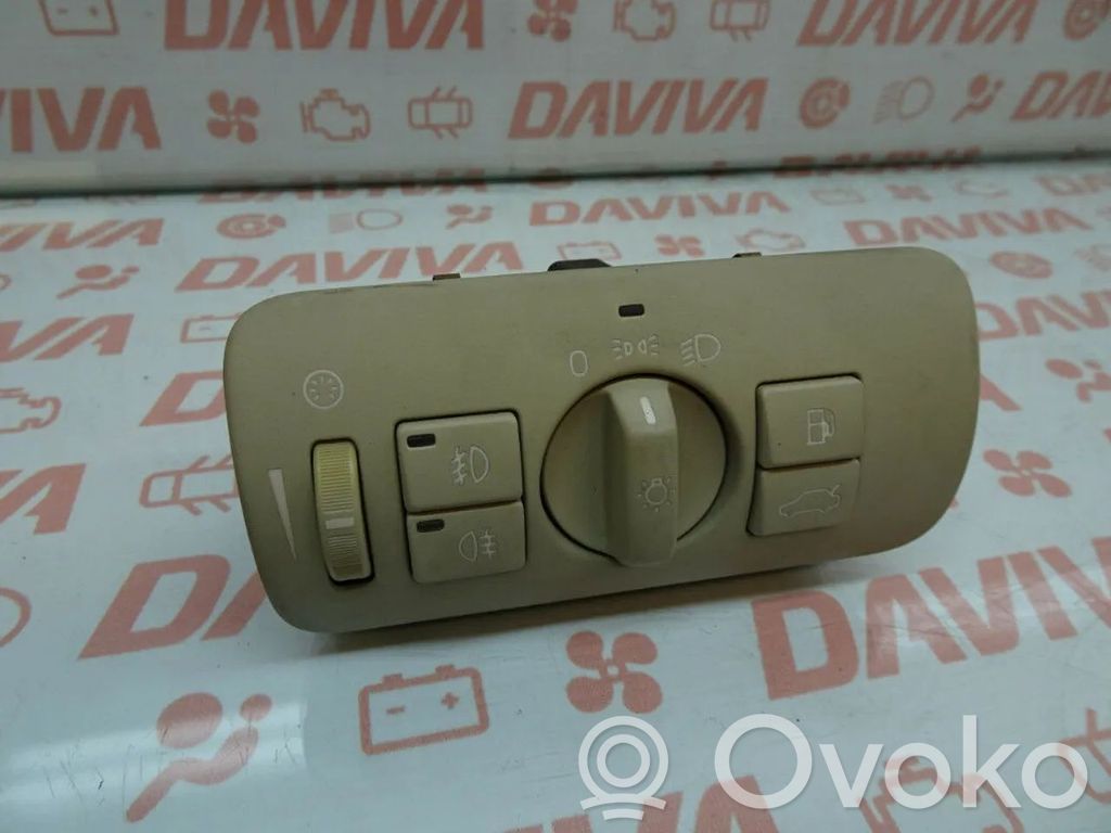 Light switch   30739418