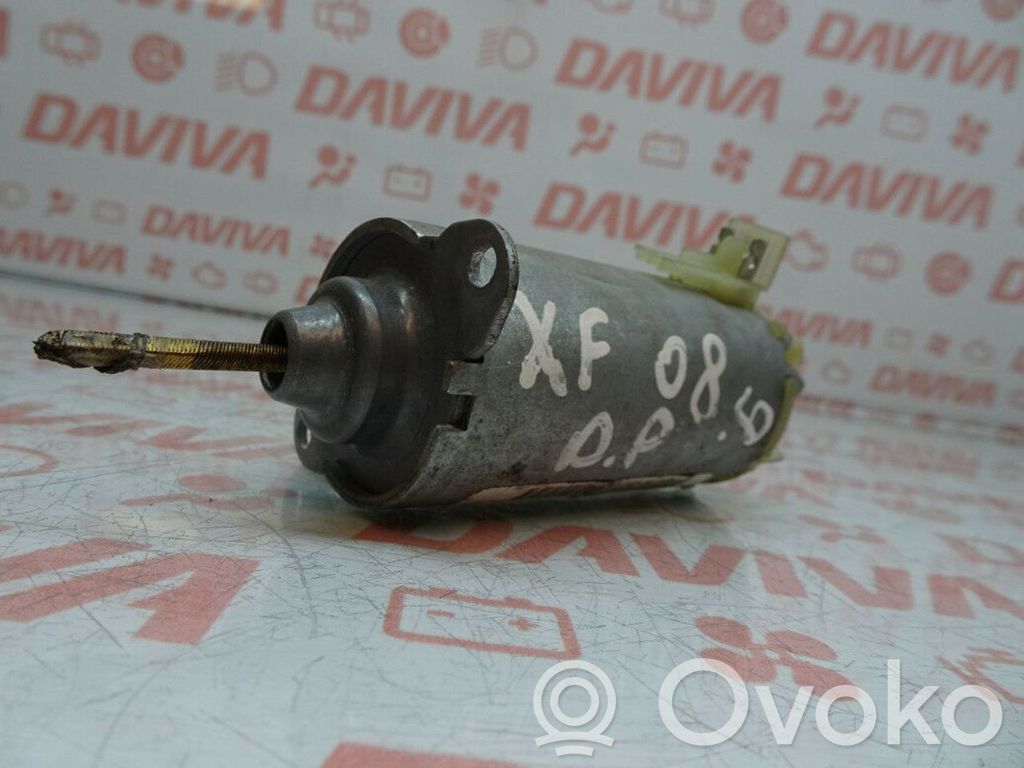 Motor de ajuste del asiento   8X23F61644C