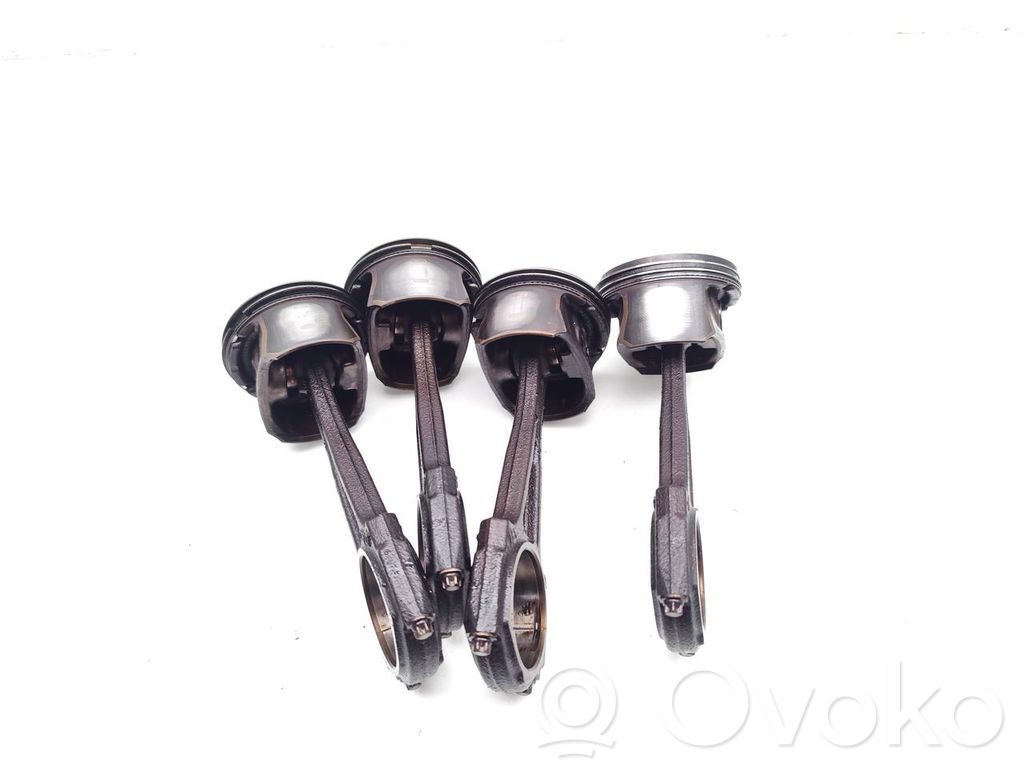 Opel Corsa D Piston avec bielle